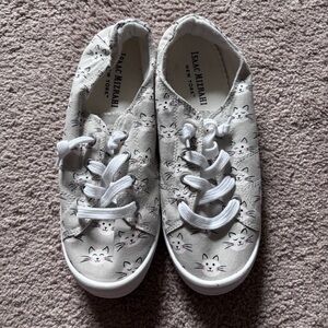 Isaac Mizrahi womens Gray Cat Sneakers NWOT size 7.5m
